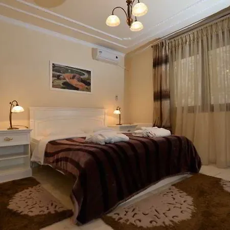 Hotel Nymfes 4*