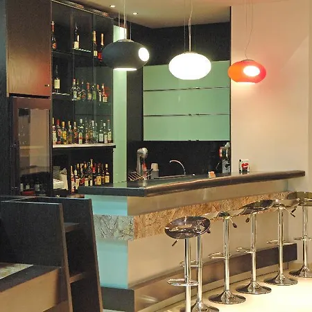 Hotel Nymfes 4*