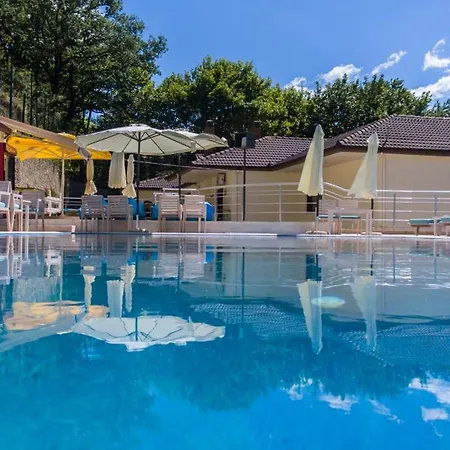 Hotel Nymfes 4*