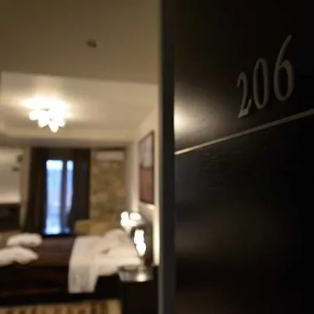 Hotel Nymfes 4*