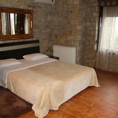 Nymfes Hotel Loutraki (Pella)